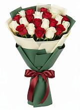 Букет Микс из красных и белых роз в Грачевке Ставропольского края