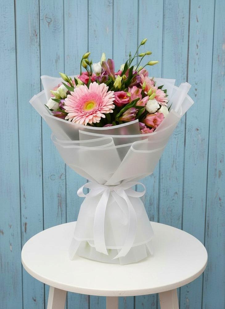 Букет цветов из: Герберы, Альстромерии и Лизиантусы в Грачевке Ставропольского края