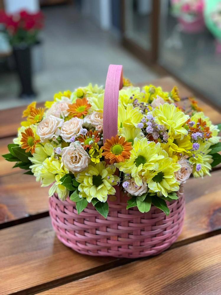 Цветочная композиция из Хризантемы и Розы в корзине в Грачевке Ставропольского края